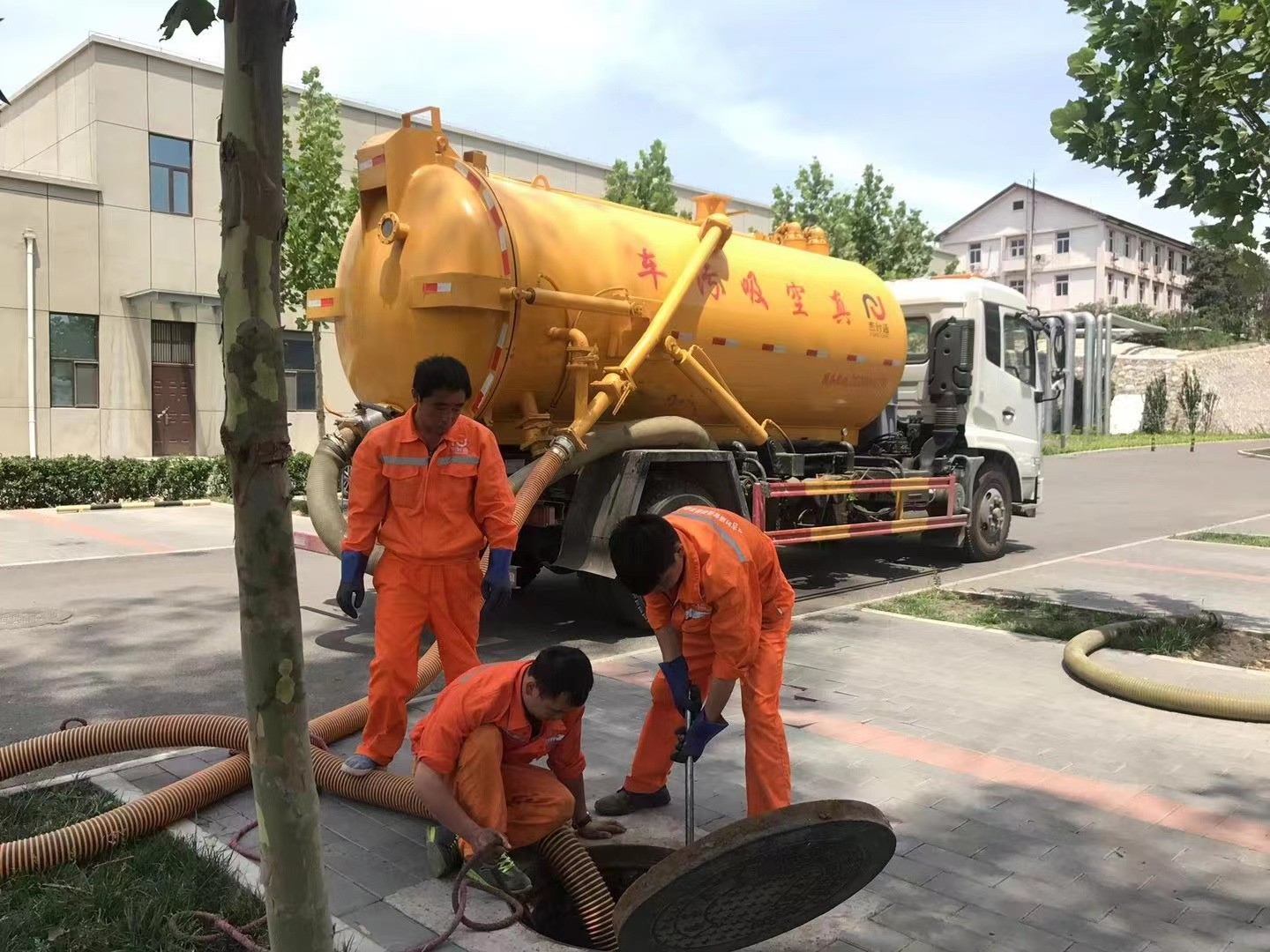 太白化粪池清理与5-8吨吸粪车施工效率分析